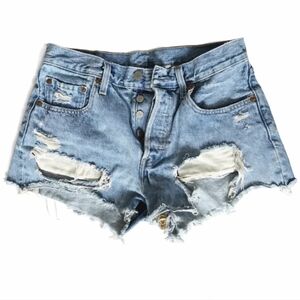 Levi's 501 button fly light wash distressed shorts sz 28